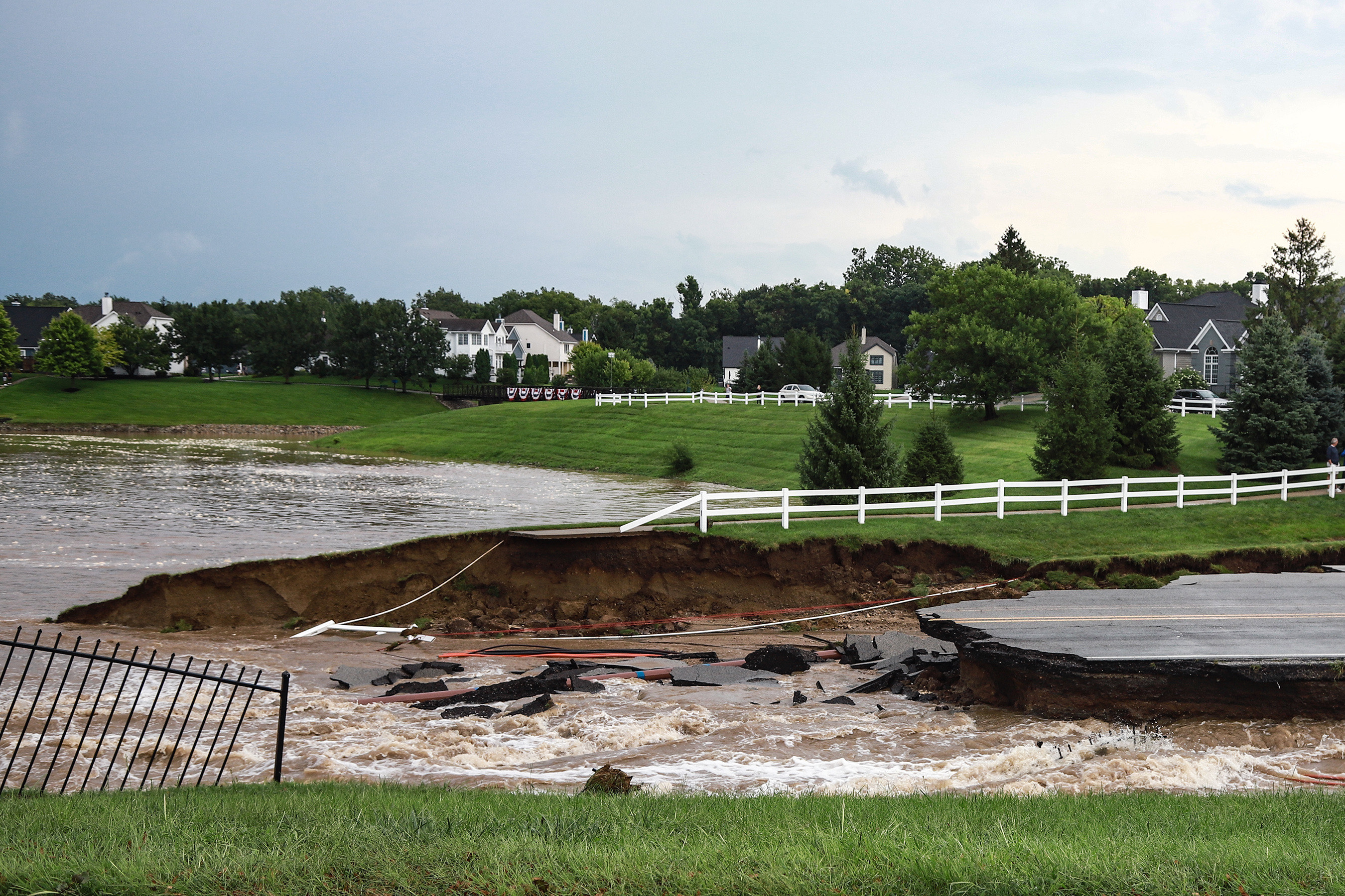 Record-setting flooding in Indiana kills at least 6 as White River peaks; 130,000 still without power, federal disaster aid approved