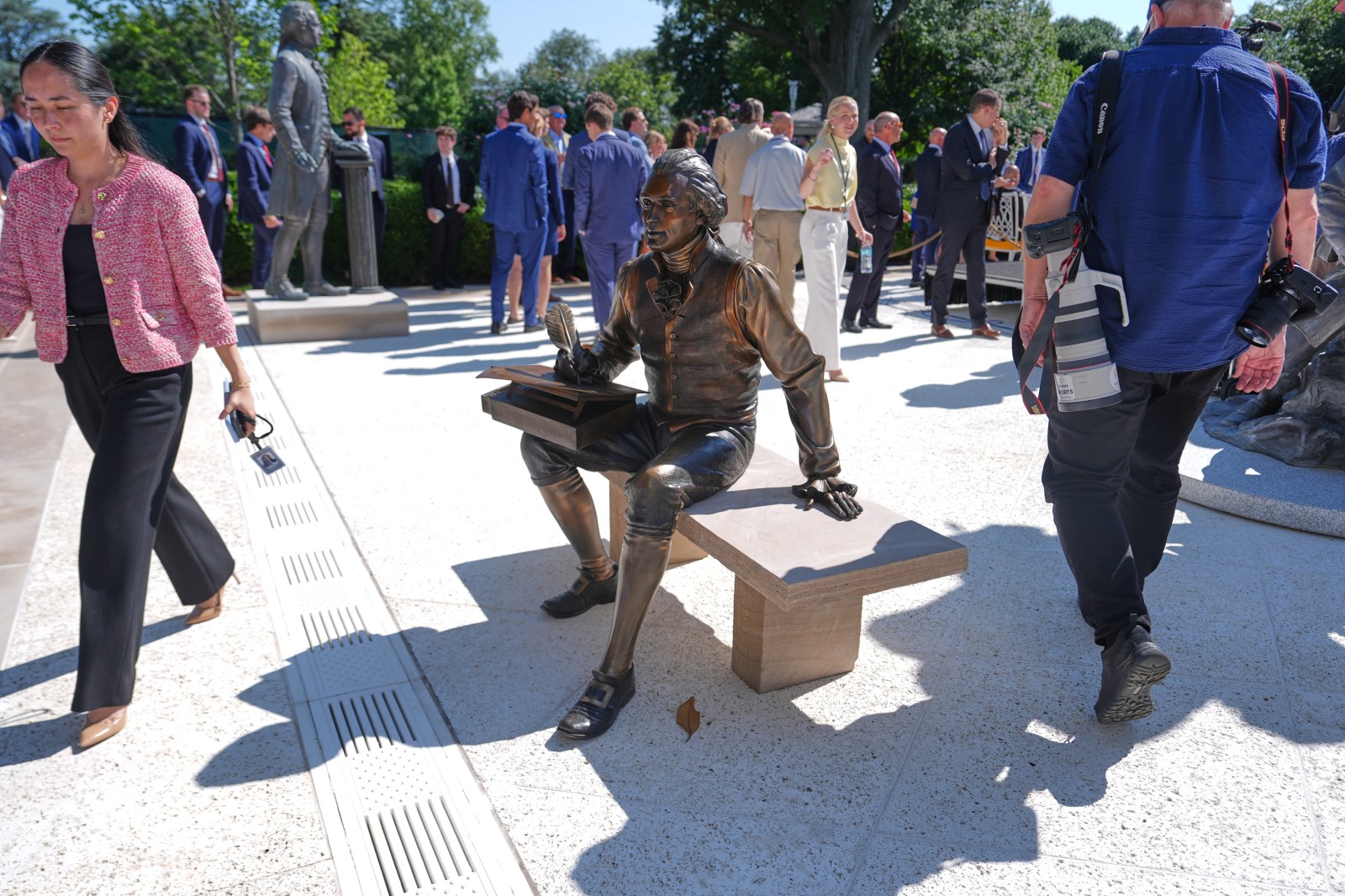 winnipegfreepress.com - Darlene Superville, The Associated Press - Inside Trump's remake of the White House Rose Garden. First a stone patio, then statues