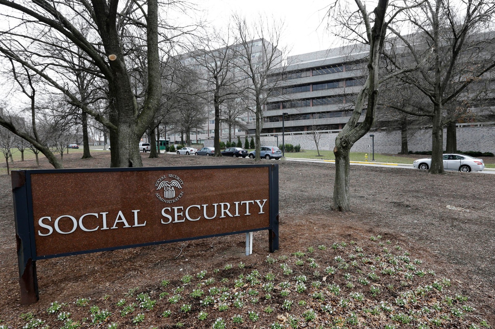 Bipartisan Senate Effort Aims to Head Off Looming 22 Percent Social Security Cut