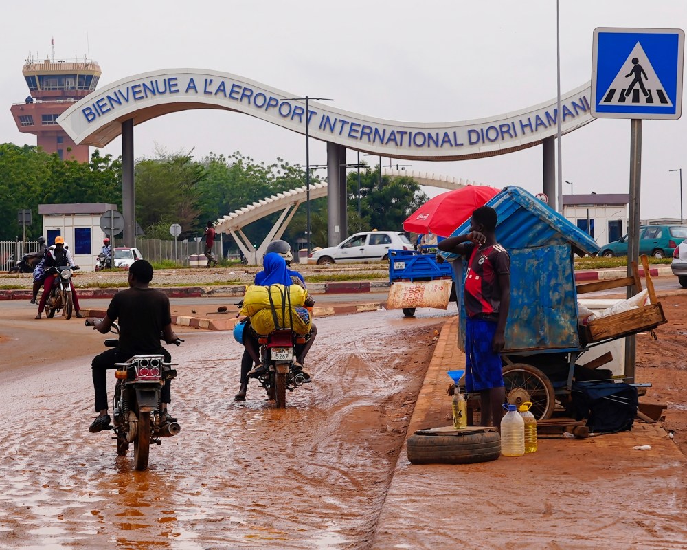 Niger's security forces battle mutinous soldiers in the capital – Winnipeg Free Press
