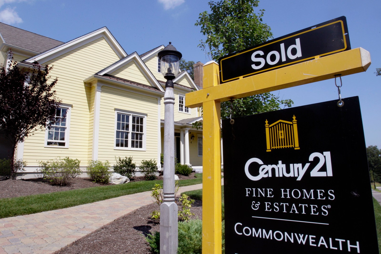 winnipegfreepress.com - Alex Veiga, The Associated Press - AI boom heats up Bay Area housing market as wealthy buyers drive demand for high-end homes across US