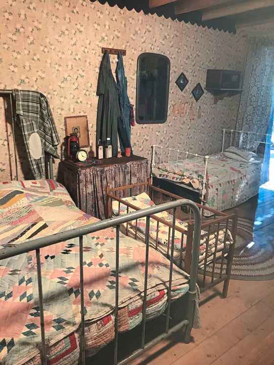 A replica of the cabin where Dolly Parton grew up (Jen Zoratti)