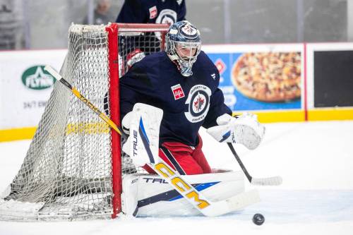 MIKAELA MACKENZIE / FREE PRESS
                                The Winnipeg Jets&rsquo; newest netminder Stuart Skinner said he&rsquo;s already built some solid chemistry with the team&rsquo;s goalie whisperer: goaltending coach Wade Flaherty.
