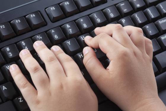 Manitoba's new health curriculum pilot puts an emphasis on a child's online habits and experiences. (Stepan Popov / Dreamstime / TNS files)