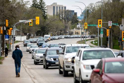 MIKAELA MACKENZIE / FREE PRESS FILES 
The municipal travel survey will delve into everything from the number of vehicles owned by Winnipeggers to where they go and how they get there.