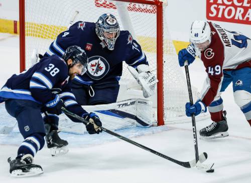 JOHN WOODS / FREE PRESS
                                Stuart Skinner (74) is the Winnipeg Jets newest No. 1 netminder, but now the race to name his regular-season backup is on as the pre-season winds down.