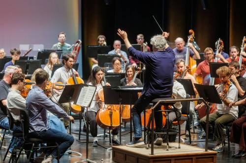 MIKE DEAL / FREE PRESS
                                The Winnipeg Symphony Orchestra rehearses with conductor Daniel Raiskin.