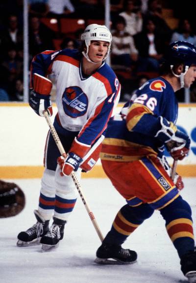 KEN GIGLIOTTI / FREE PRESS FILES
                                With the announcement on Thursday, Winnipeg Jets great Dale Hawerchuk (left) retook his throne as franchise leader in goals (379) and points (929).