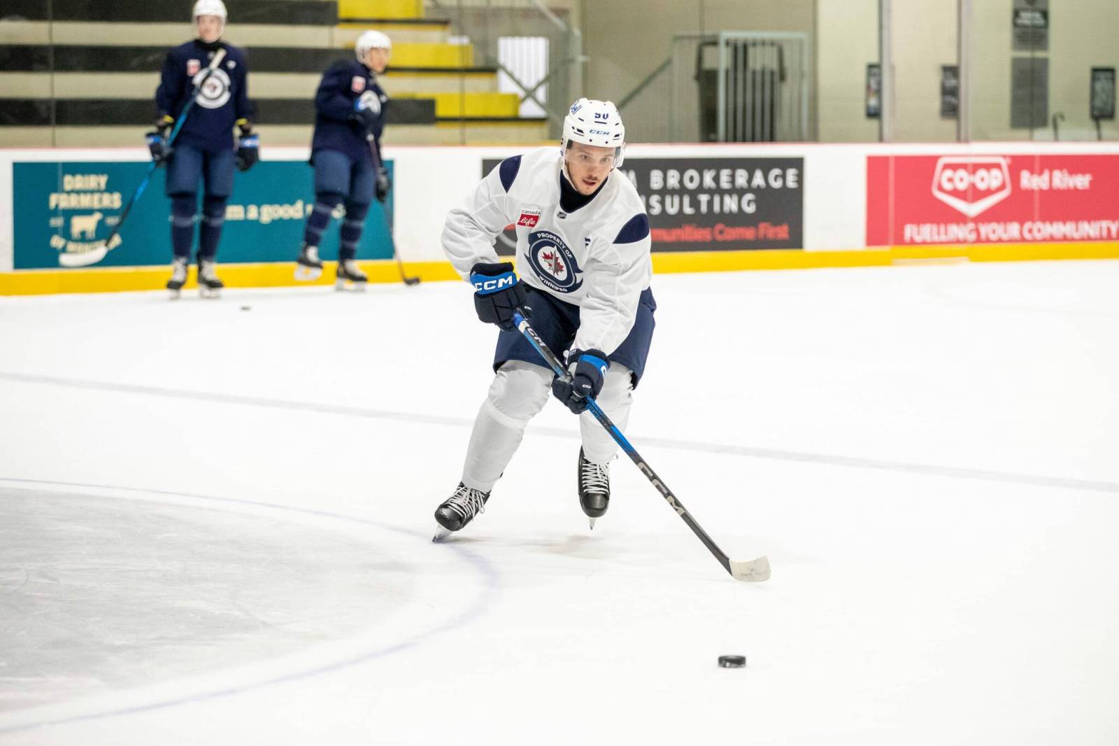 Four Jets clear waivers to join Moose