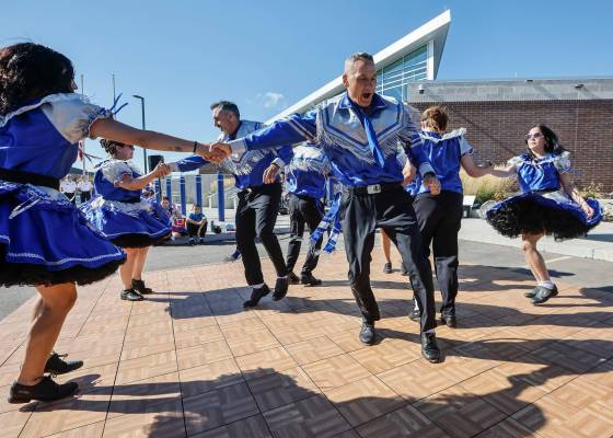 Norman Chief Memorial Dancers perform at the National Day of Truth and Reconciliation event at the Winnipeg Police Service North District Station on Sinclair Street in Winnipeg on Sunday. (John Woods / Free Press)