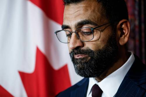 Obby Khan announces his resignation as leader and member of the Progressive Conservative party on Monday. (John Woods / Free Press)