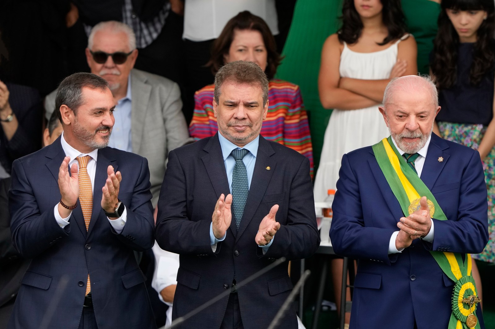 Brazilian Supreme Court judge annuls rival's decision, restores federal police chief to his post