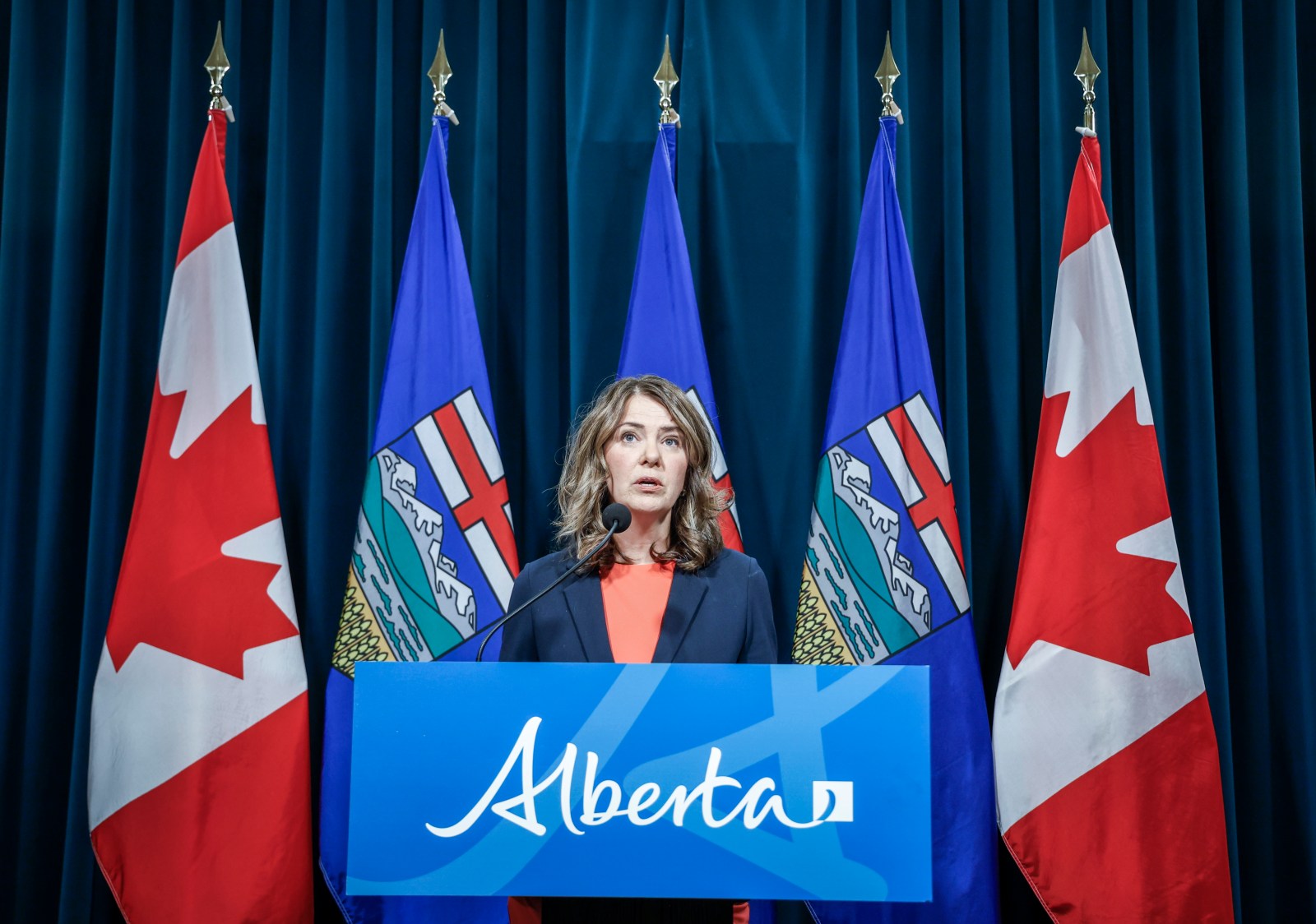 winnipegfreepress.com - Jack Farrell, The Canadian Press - Alberta's Smith says Crown corporation for natural gas unlikely after report leaked