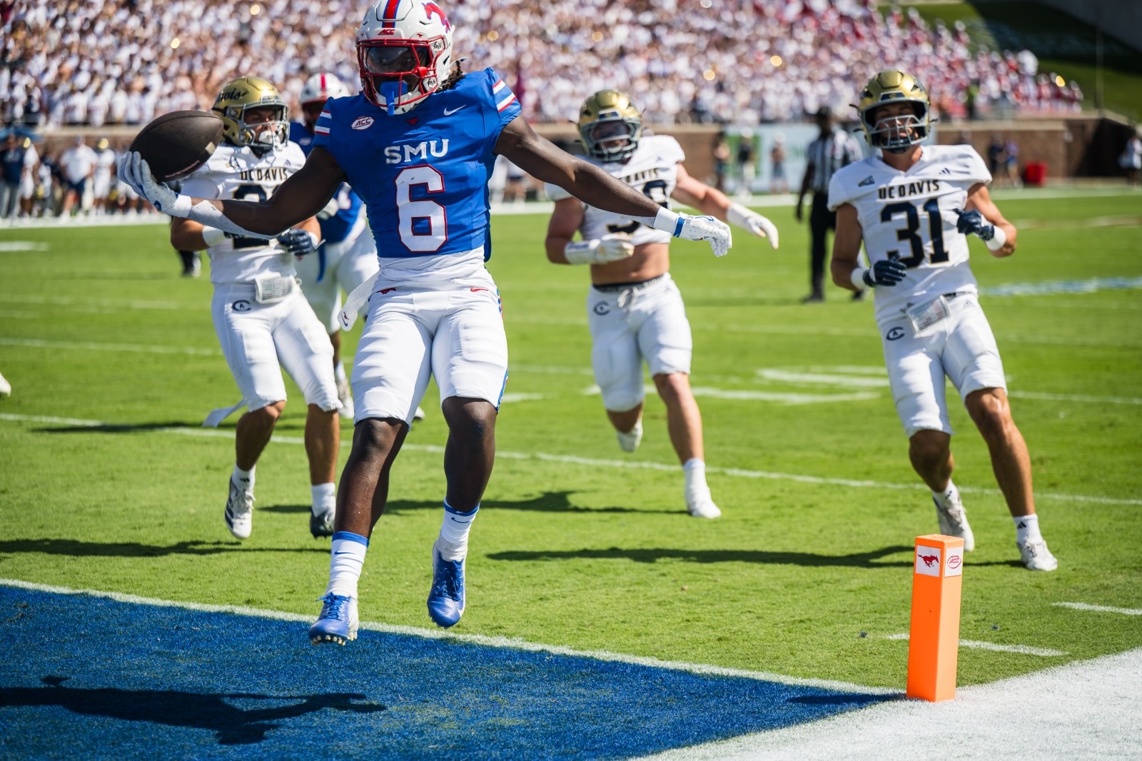Jennings tosses 5 TDs as No. 17 SMU routs UC Davis 56-10 in scorching Texas heat