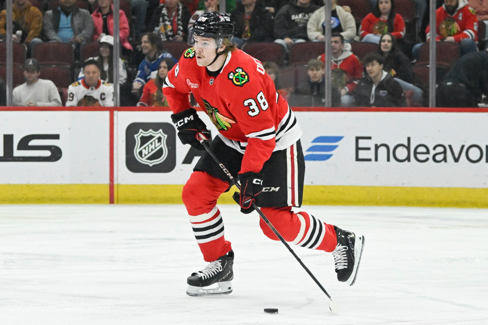 Blackhawks D Ethan Del Mastro agrees to a $1.9 million, 2-year contract
