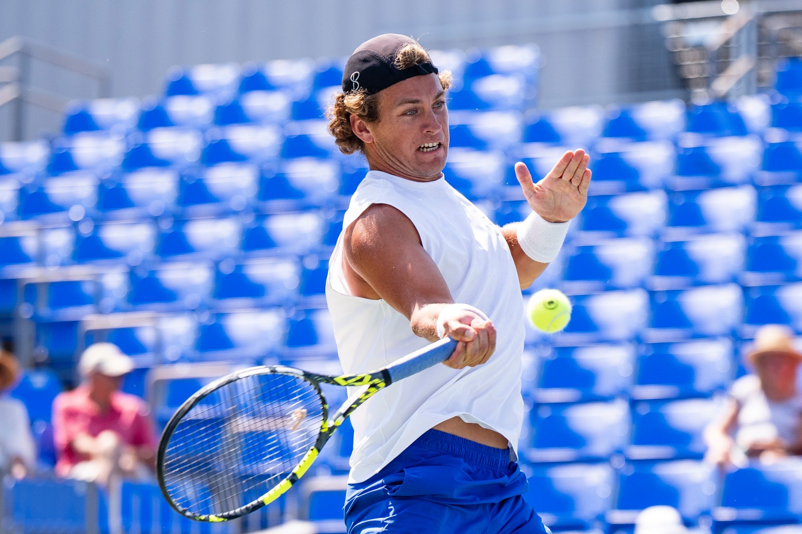 Liam Draxl earns win to put Canada up 1-0 on France in Davis Cup tie cover