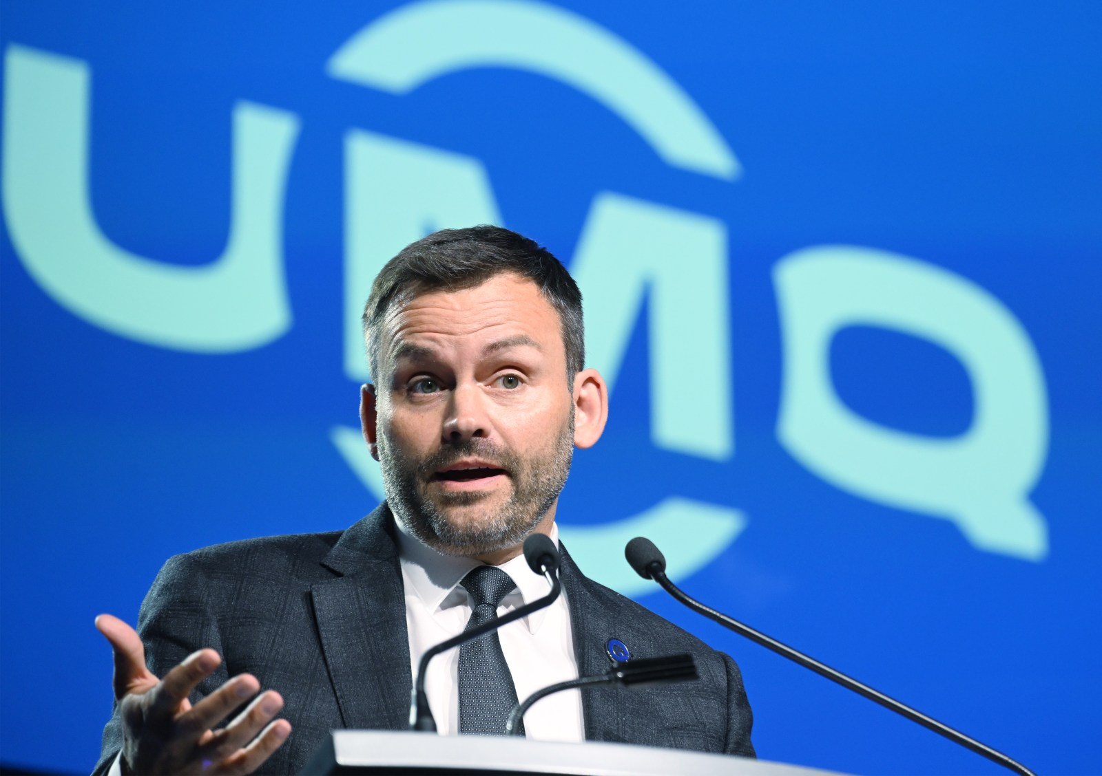 Bolstering ships, forestry and the birthrate: Quebec leaders make campaign pledges
