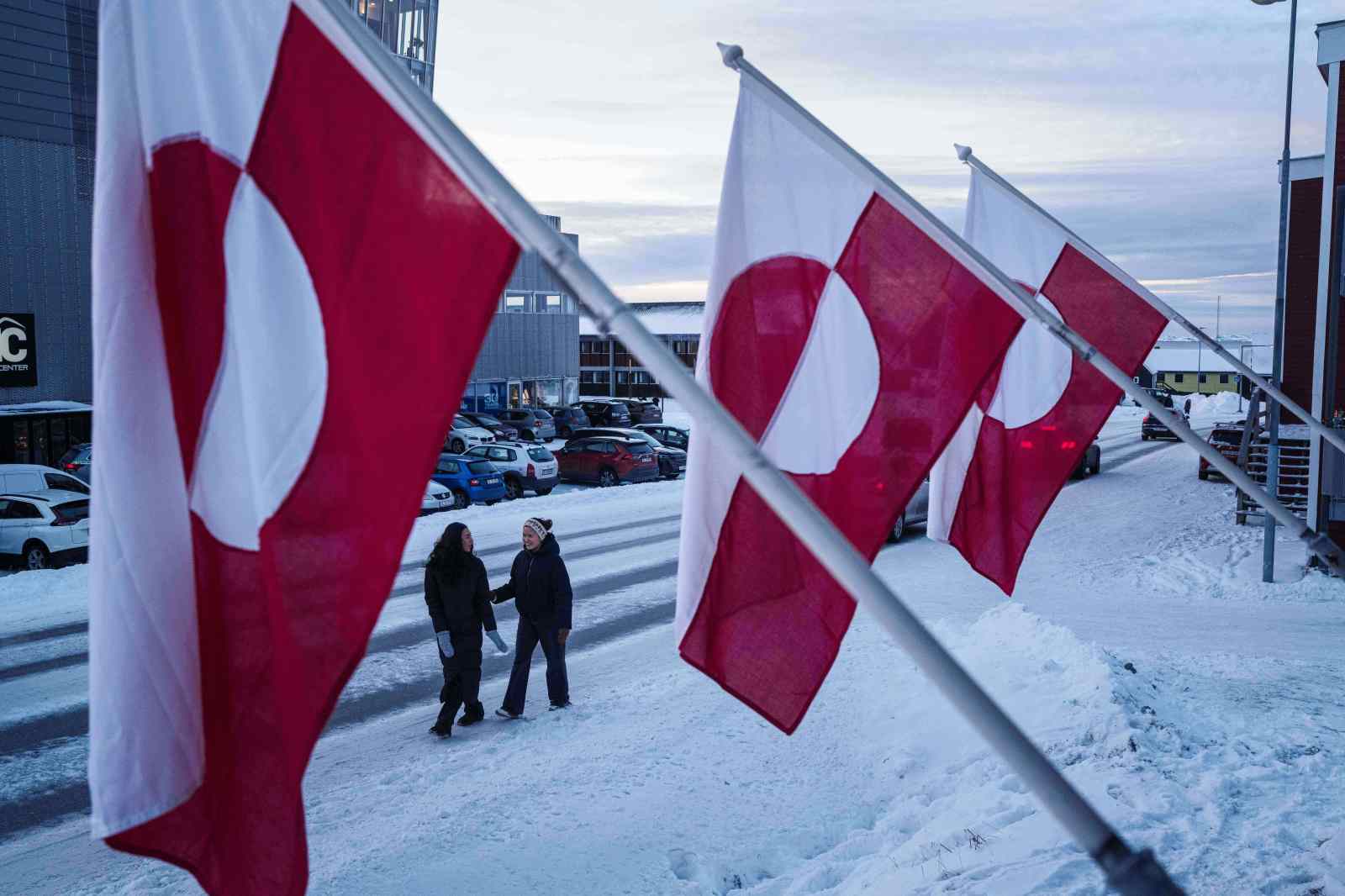 Greenland flag deal with US military presence