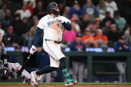 Seattle Mariners' Josh Naylor hits a walk-off RBI single in the 10th inning of a baseball game against the Houston Astros, Wednesday, Sept. 23, 2026, in Seattle. (AP Photo/Lindsey Wasson)