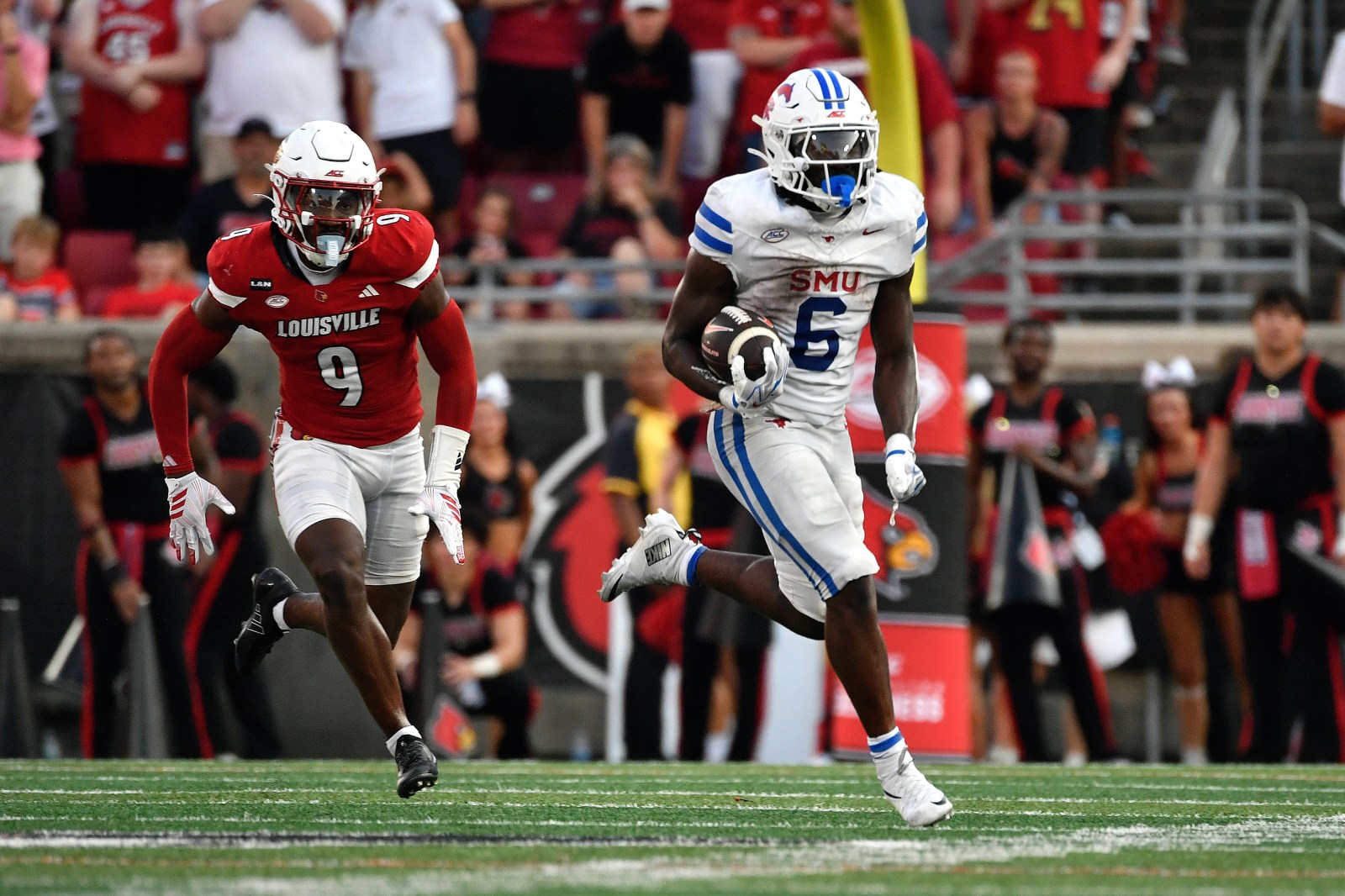 No. 16 Louisville loses Antonio Watts for season with knee injury