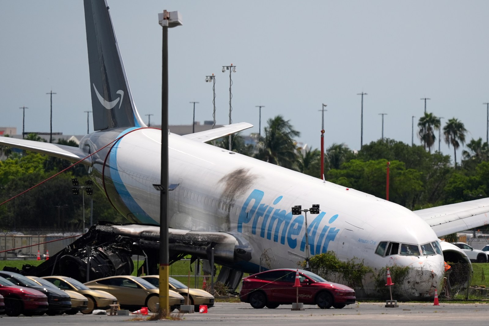 NTSB says controller failed to warn Amazon cargo pilots of tailwind before Miami crash