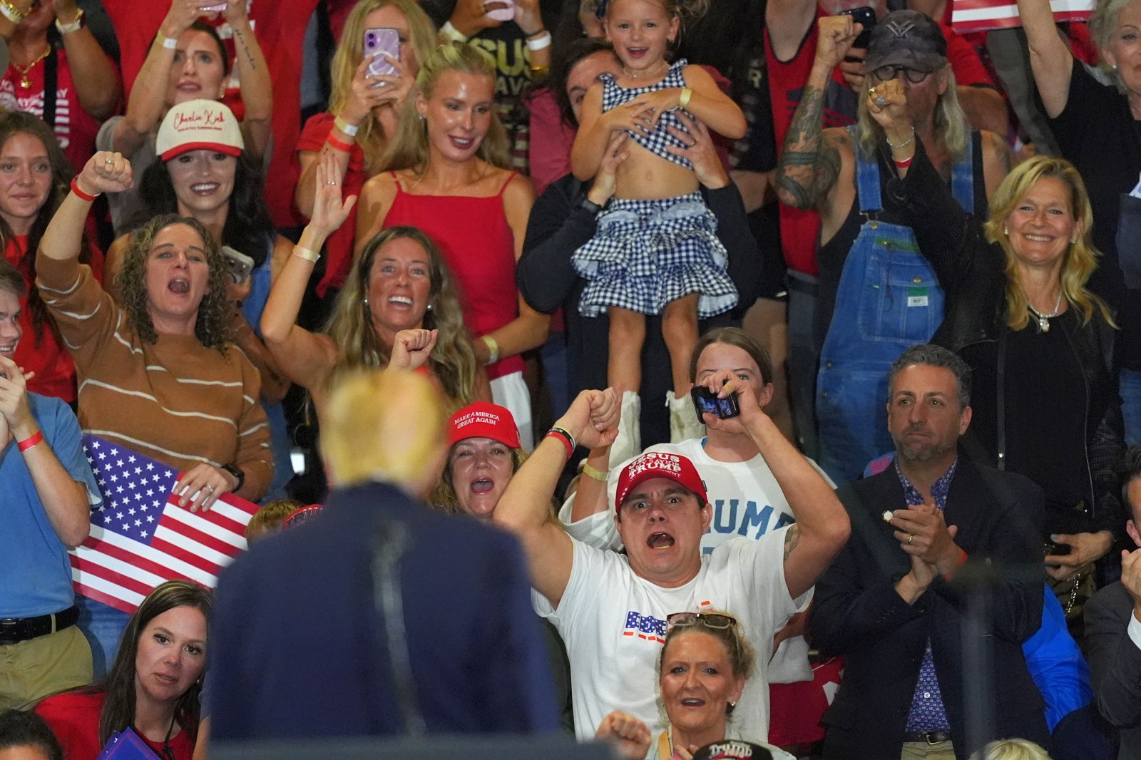 Trump heads to Alabama for midterm rally, backs Republican candidates