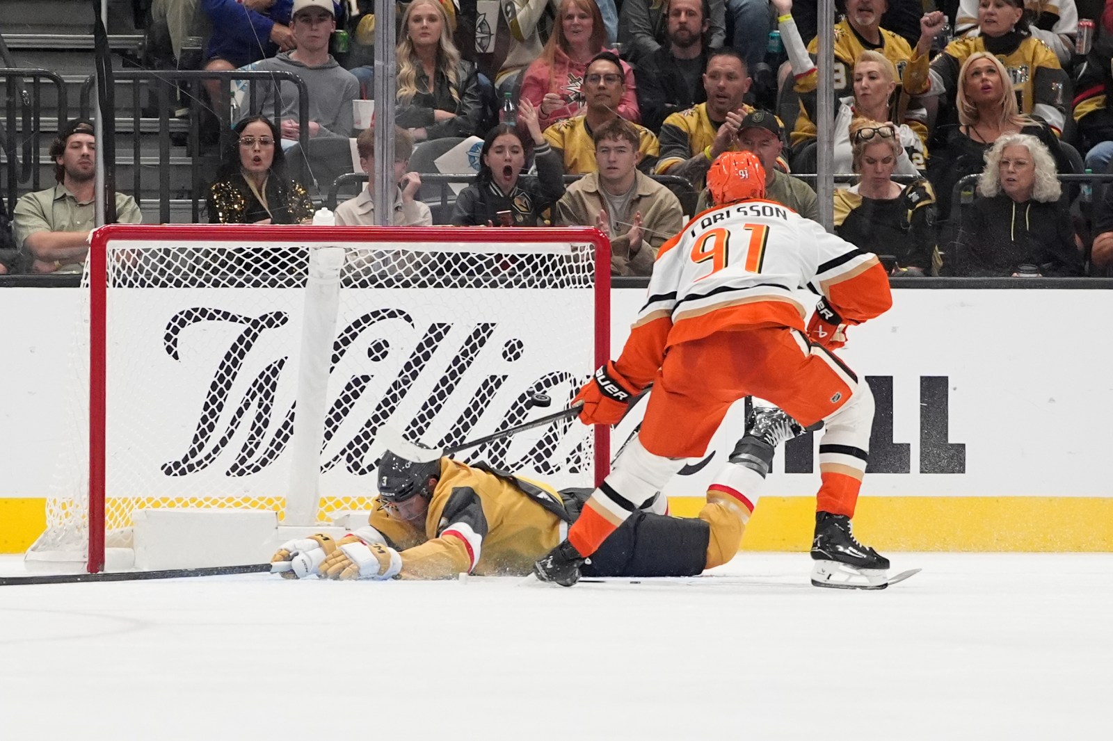Anaheim Ducks defeat Vegas Golden Knights 4-3 to open NHL season