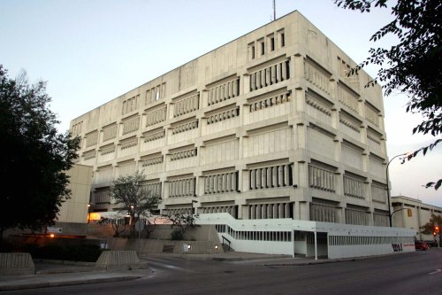 BORIS MINKEVICH / WINNIPEG FREE PRESS  061004 PSB The Public Safety Building.
