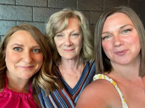 SUPPLIED Judy Burns, centre, with daughters Chelsea Mann, left, and Samantha Burns. Judy Burns, 68, died on Jan. 21, three days after being admitted. Her family says doctors repeatedly dismissed their concerns.