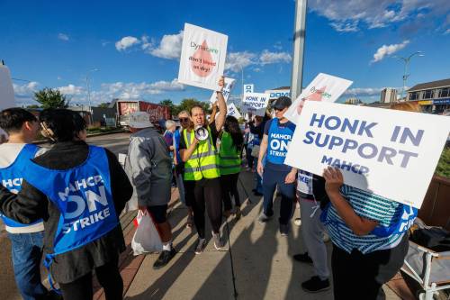 MIKE DEAL / FREE PRESS FILES
                                The Manitoba Labour Board has ruled Dynacare lab employees are essential workers. Dynacare workers walked the picket line during a one-day strike Sept. 8 before being ordered back to work.