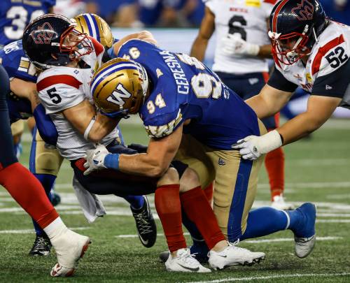 John Woods / THE CANADIAN PRESS FILES
                                Winnipeg Blue Bombers&rsquo; Jake Ceresna (94) &mdash; who went down last week with a knee injury &mdash; is cleared to play against Montreal. The defensive tackle leads the team with seven sacks.