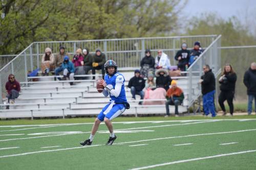 MATT HAMILTON / WINNIPEG RIFLES FILES
                                Winnipeg Rifles quarterback Riley Element led the club to a 27-11 road victory over Sunday the Saskatoon Hilltops &mdash; the club&rsquo;s first win in Saskatoon in 20 years. The pivot through two touchdowns and went 24-for-38 for 344 yards in the game.