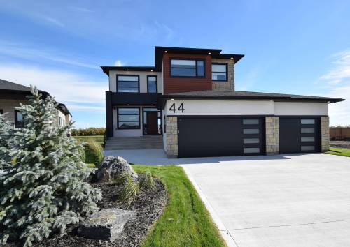 Todd Lewys photos / Free Press
                                The spacious New Haven B at 44 Ash Cove is a well-conceived family home that shines inside and out.
