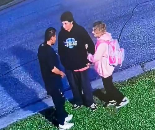 SUPPLIED
                                Mason and Kenzie Beaudet, ages 14 and nine, appear frightened in video of a robbery they experienced in Winnipeg&rsquo;s North End on Sept. 26, 2026. Their mother, Brittany Beaudet, said she&rsquo;s proud of her son, who kept his cool and protected his little sister during the incident. The Winnipeg Police Service said they are aware of the video and will be reaching out to the victims.