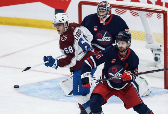 (JOHN WOODS / THE CANADIAN PRESS)                                Winnipeg Jets defenceman Josh Morrissey suffered an apparent hand or wrist injury at the end of the first period Wednesday night against Colorado.