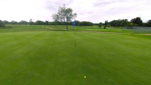 RYAN DESJARLAIS PHOTO
                                Assiniboine Golf Club&rsquo;s third hole has a quirky double green. At the end of the lengthy par 5, golfers play the right green on the first play through, then the left green on the back nine, making the nine-hole course into an 18-hole affair.
