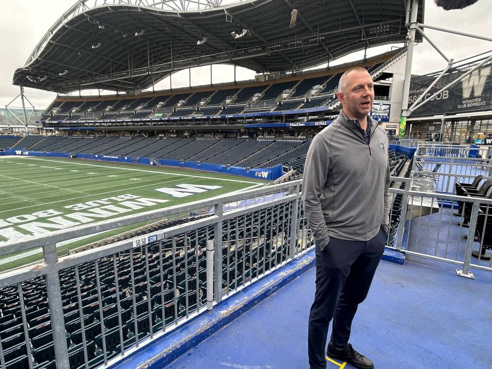 MIKE MCINTYRE / FREE PRESS
Former Winnipeg Jets forward Eric Fehr — who is on the Jets’ roster in the upcoming alumni game at Canada Life Centre on Oct. 24 — has played in three outdoor games. At Princess Auto Stadium on Tuesday, Fehr joked the former Jets are panicking to get back in shape for the alumni game this month.