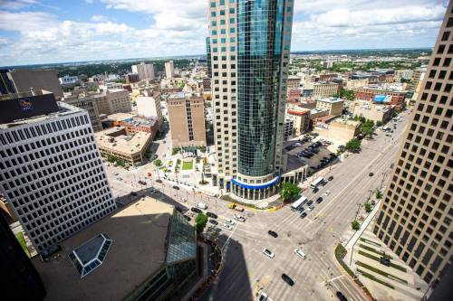MIKAELA MACKENZIE / FREE PRESS files
                                In a car-dominant city like Winnipeg, it&rsquo;s no surprise that vehicle traffic at Portage and Main took priority for years.