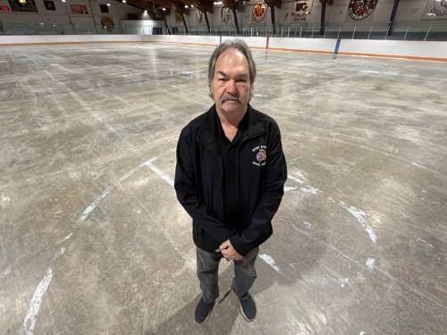 Morgan Modjeski / Free Press
                                Barry Bonni, president of the River East Royal Knights, stands in the empty rink of the Terry Sawchuk Memorial Arena, Thursday. Bonni says the the Manitoba Major Junior Hockey League club was left scrambling after they were told by the City of Winnipeg their home arena would be shuttered for the season.
