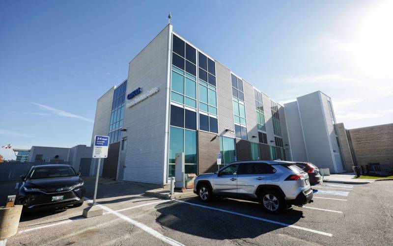 RUTH BONNEVILLE / FREE PRESS
                                The Innovation Drive plasma donation centre where one person made a donation in January and later died.