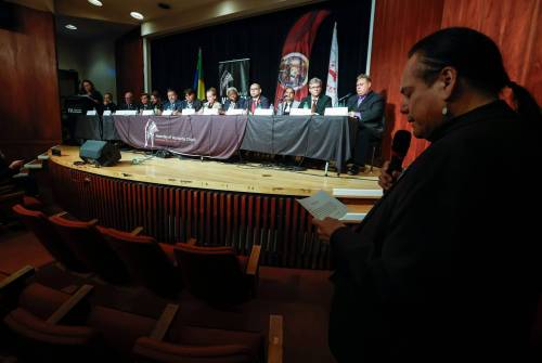 JOHN WOODS / FREE PRESS
                                Chief Settee questions mayoral candidates during the Mayoral Candidate Forum: Urban First Nations Priorities at the Manitoba Museum in Winnipeg, Tuesday.