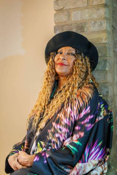 MIKE DEAL / FREE PRESS
                                Hollywood icon Pam Grier is in town as the keynote speaker at Canada&rsquo;s Supporting Women in Film Trades (SWIFT) conference being held on Saturday.