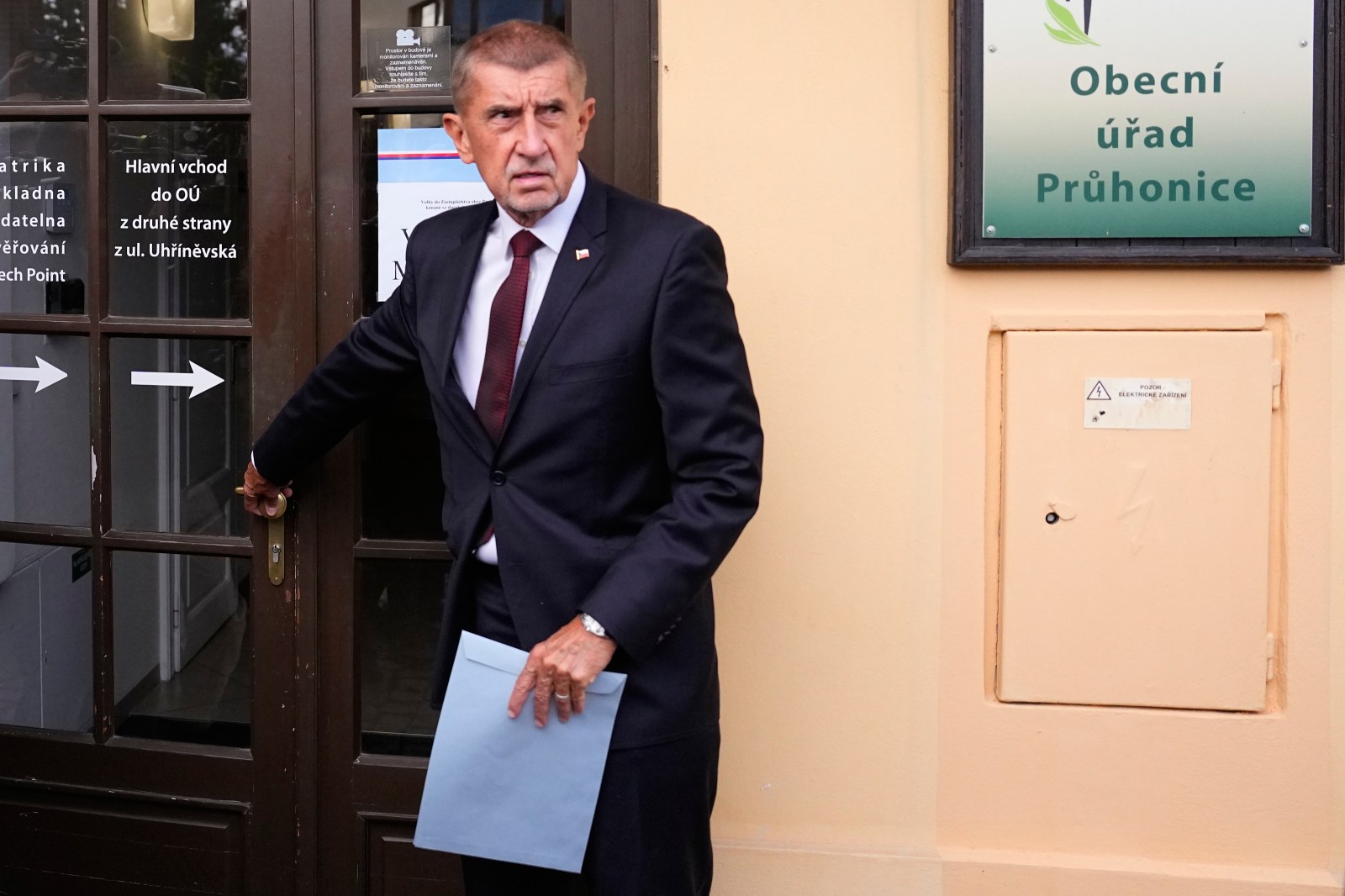 Czech opposition leads over Babiš's ANO in Senate first round