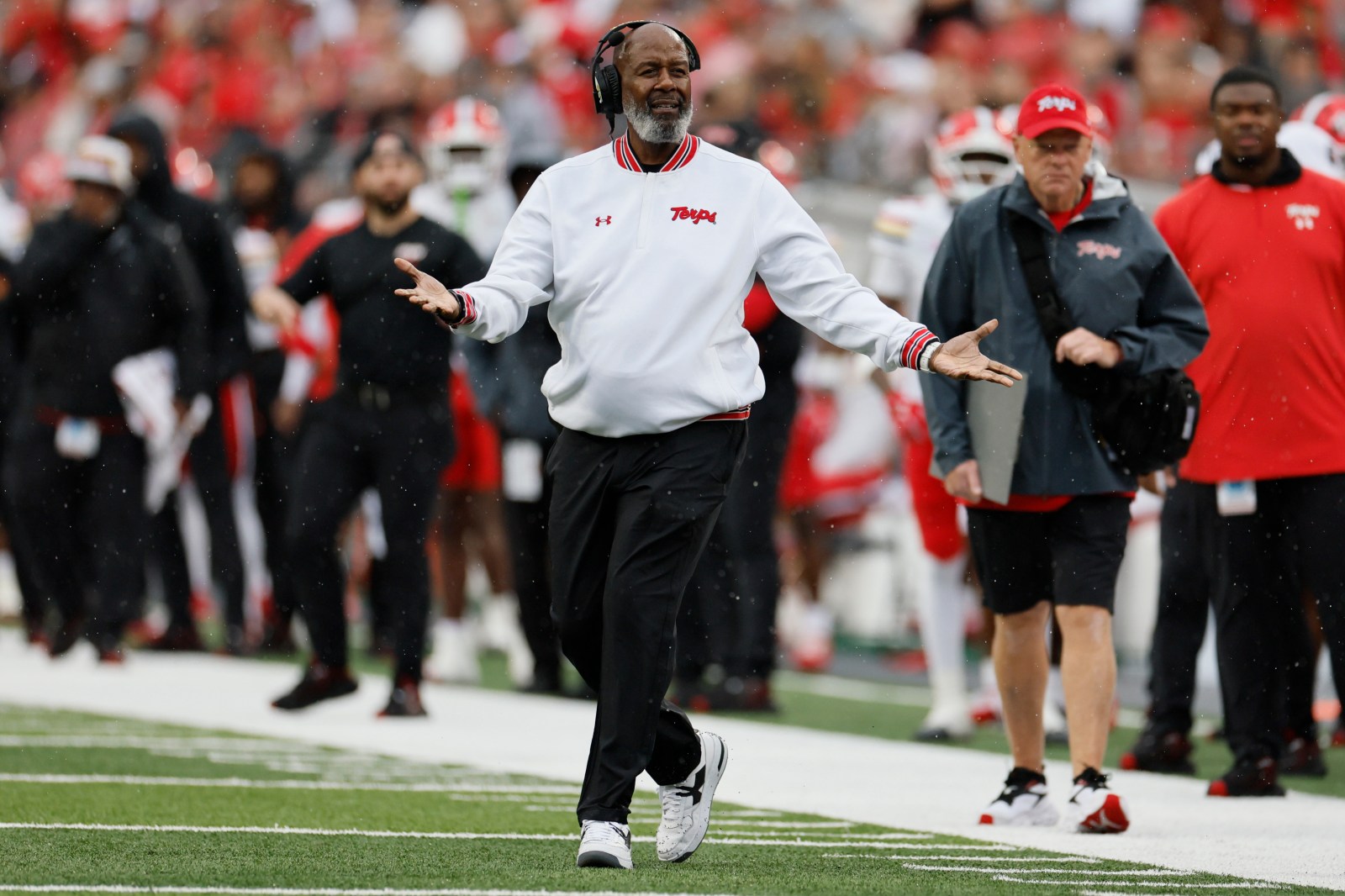 Maryland dismisses defensive coordinator after fifth straight loss