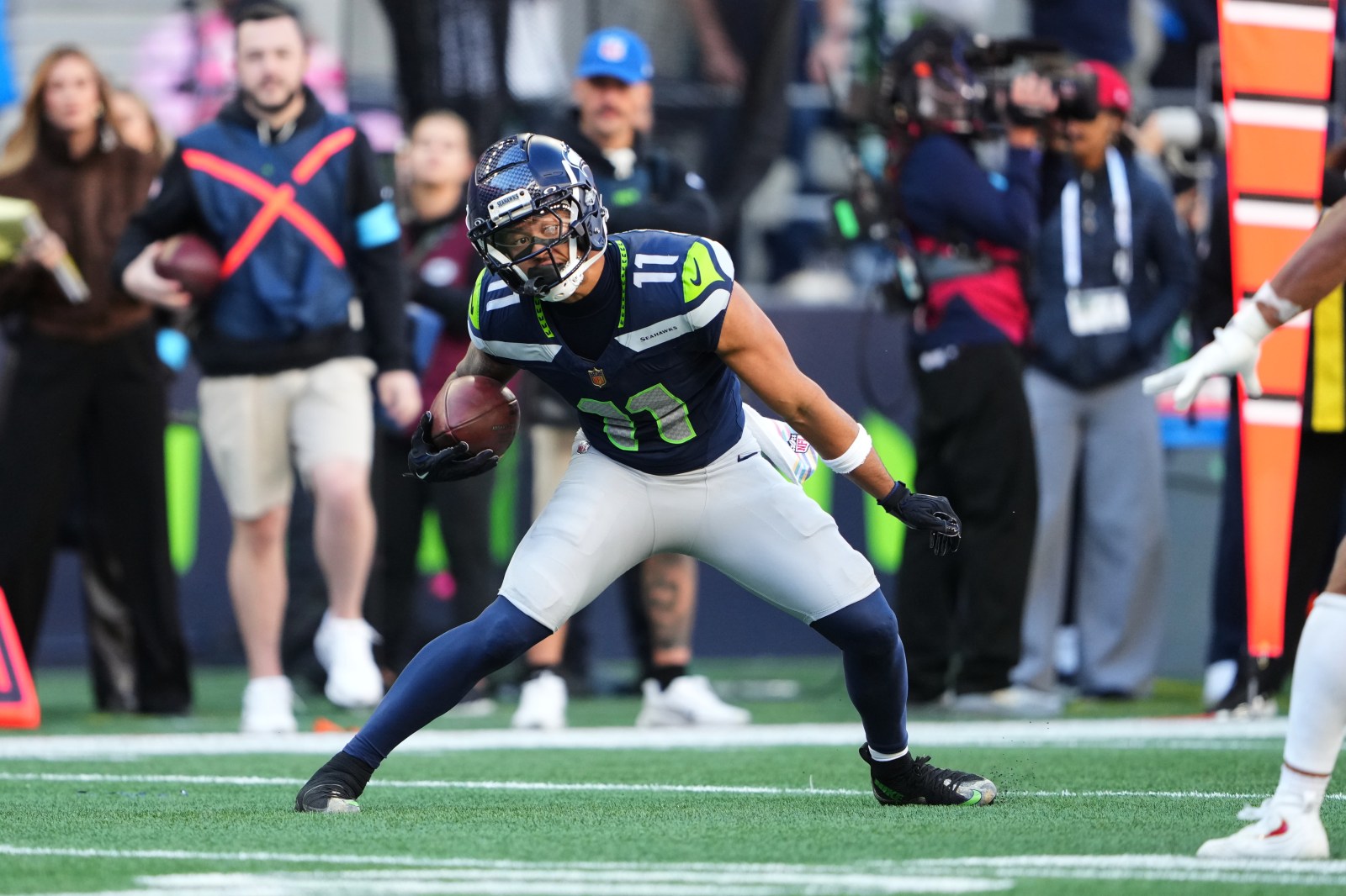 Seahawks fall 32-29 to 49ers as Smith‑Njigba drop and turnovers prove costly