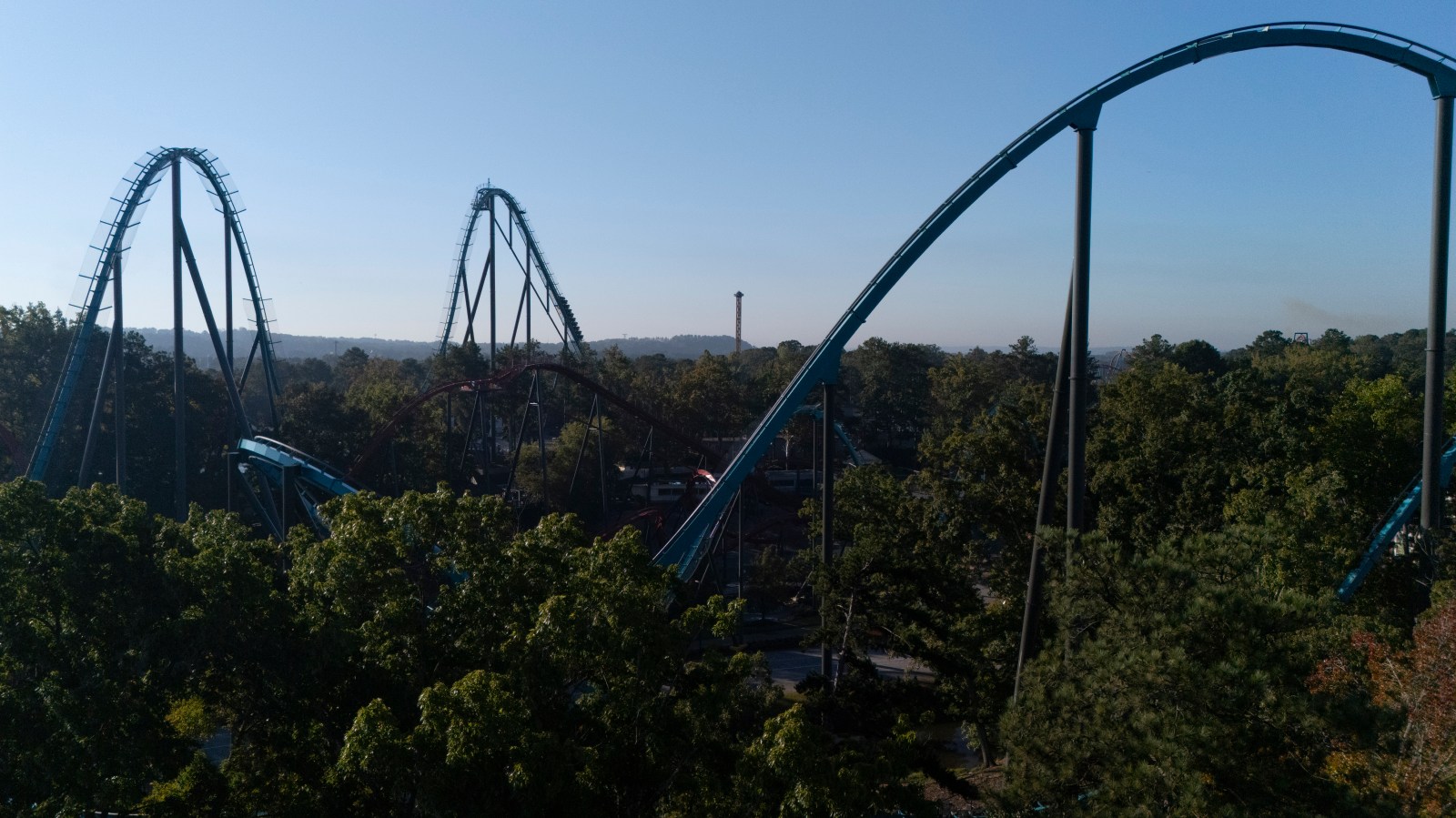 Six Flags Coaster Fatality in Georgia Reopens Debate on Thrill Ride Safety and Regulation