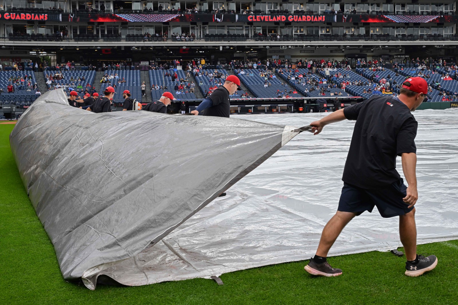 ALCS Game 3 moved to 1 p.m. Thursday as rain threatens Cleveland
