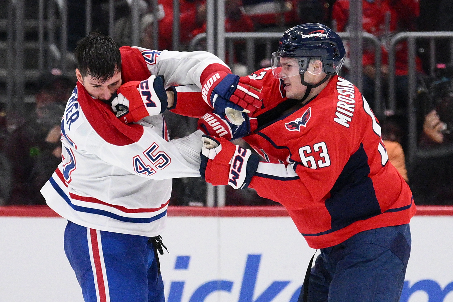 Alex Tuch has 2 goals and an assist in the Capitals’ 5-4 win over the Canadiens