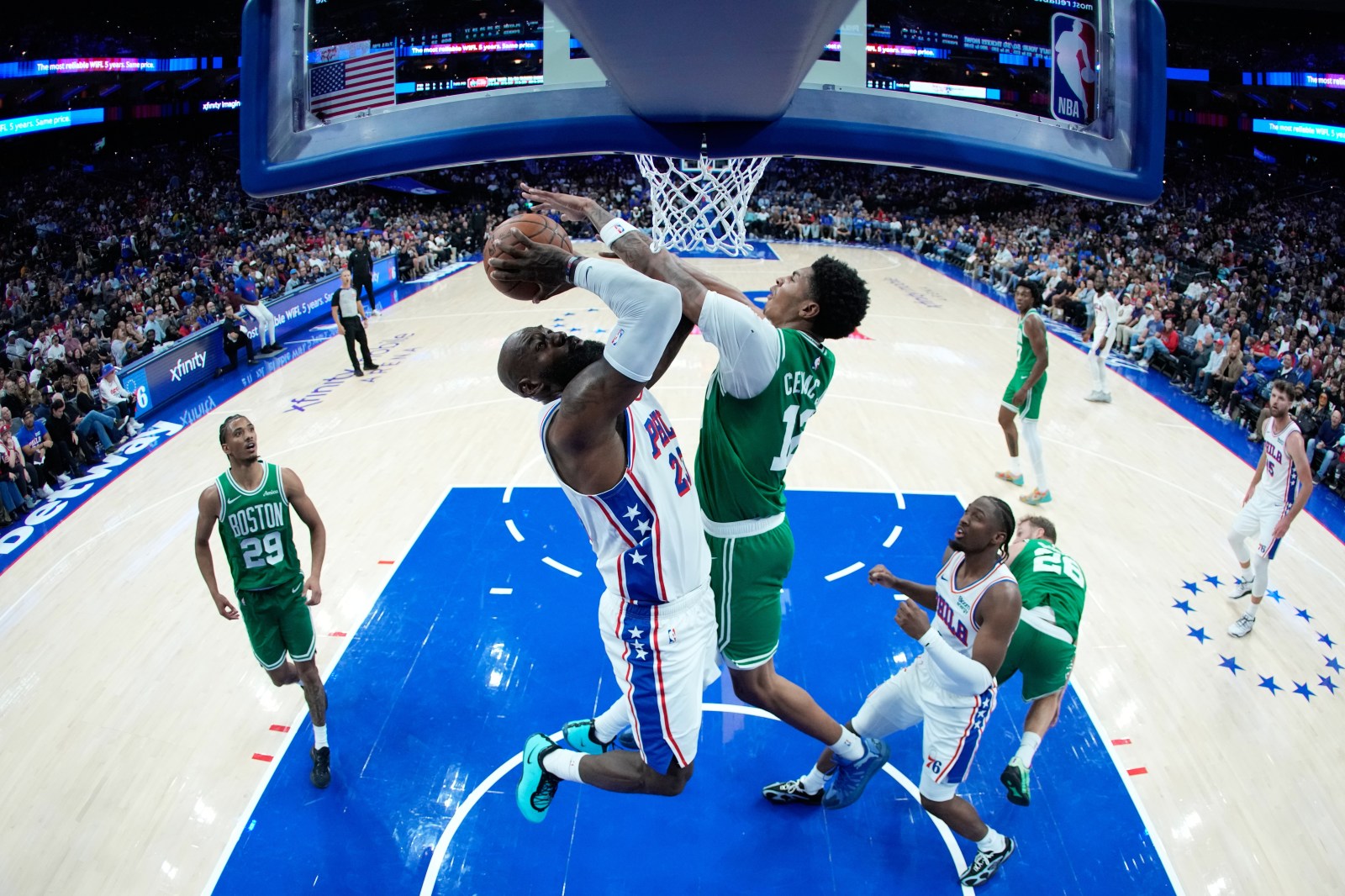 LeBron James signs with Philadelphia, making Sixers Eastern favorites