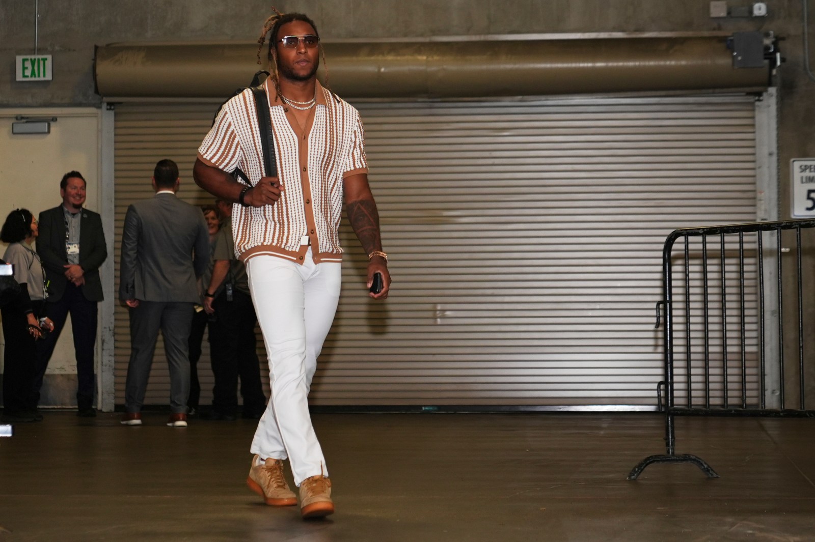 winnipegfreepress.com - Ken Maguire, The Associated Press - Fashion forward: Eyes on tunnel 'fits' when Saints and Steelers dress to impress for Paris game